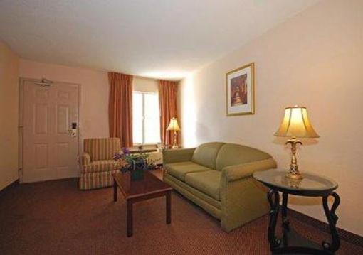фото отеля Comfort Inn Nashville Demonbreun Street