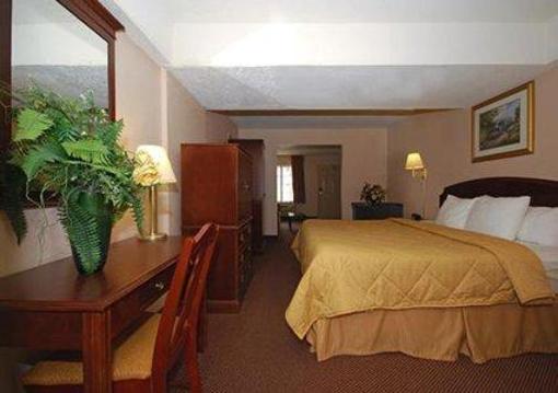 фото отеля Comfort Inn Nashville Demonbreun Street
