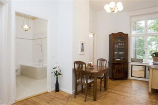 фото отеля Allee Apartments Friedrichshain Berlin