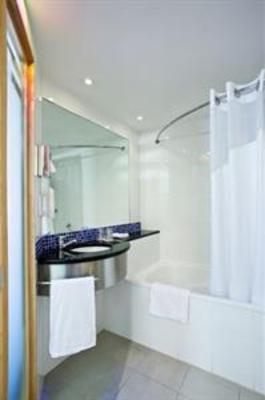 фото отеля Holiday Inn Expres Lisbon Oeiras