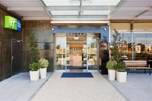 фото отеля Holiday Inn Expres Lisbon Oeiras