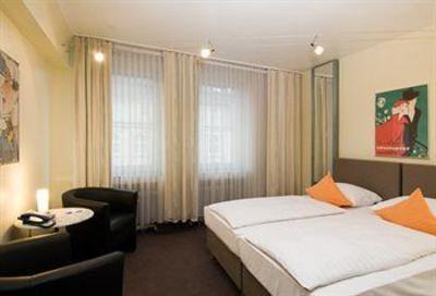 фото отеля Monopol Hotel Dusseldorf