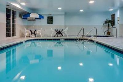 фото отеля Country Inn & Suites Chicago O'Hare NW