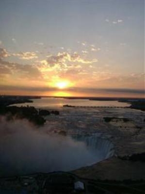 фото отеля Embassy Suites by Hilton Niagara Falls Fallsview Hotel