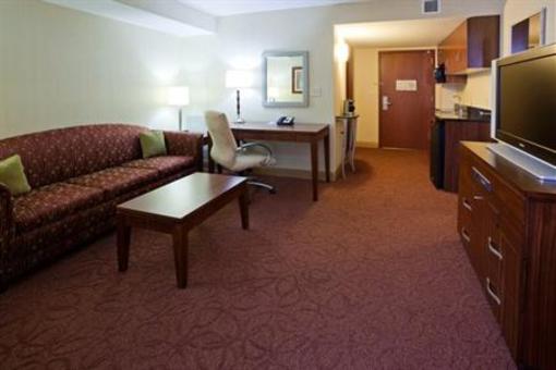 фото отеля Crowne Plaza Milwaukee Wauwatosa Hotel