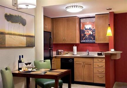фото отеля Residence Inn by Marriott Kingston Water's Edge