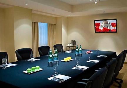 фото отеля Residence Inn by Marriott Kingston Water's Edge