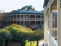 Medina Classic Hotel Canberra