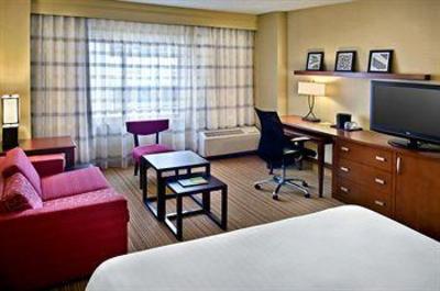 фото отеля Courtyard Jersey City Newport