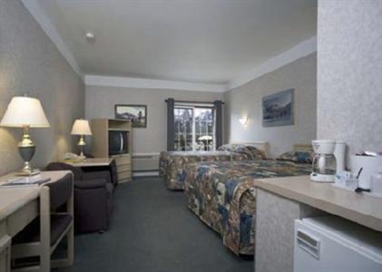 фото отеля Econo Lodge Canmore