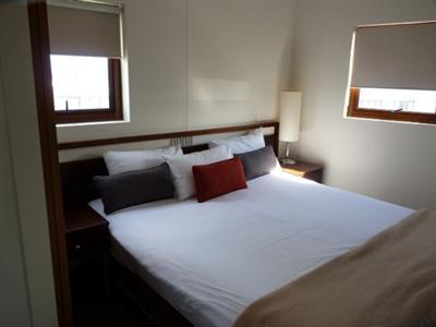 фото отеля Broadbeach Savannah Resort