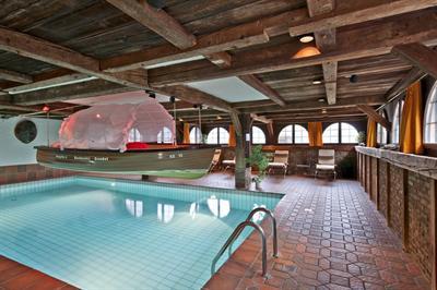 фото отеля Schloss-Hotel Swiss-Chalet