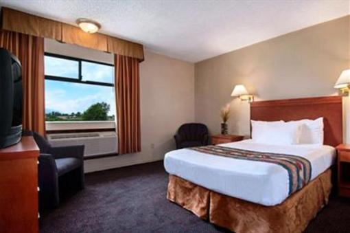 фото отеля Travelodge Hotel Chilliwack