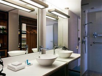 фото отеля Aloft Brussels Schuman Hotel