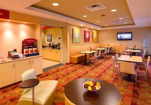 фото отеля TownePlace Suites Omaha West