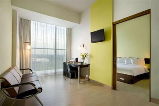 фото отеля Hotel Santika BSD City