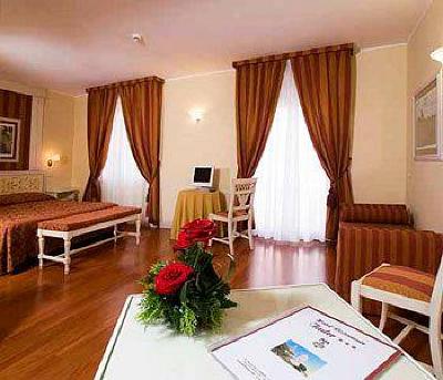 фото отеля Tuder Hotel Todi