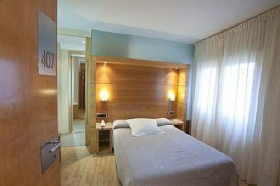 фото отеля Hotel Plaza A Coruna