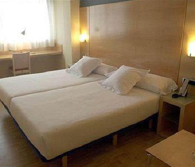 фото отеля Hotel Plaza A Coruna
