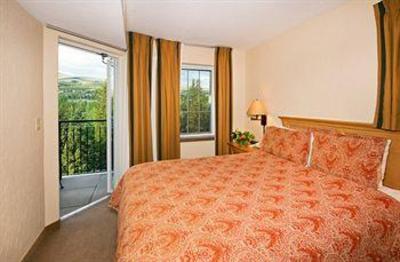 фото отеля Inn and Suites at Riverwalk