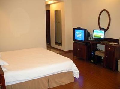 фото отеля GreenTree Inn Zhenzhou East Road Yangzhou