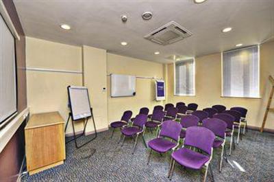 фото отеля Premier Inn Haymarket Edinburgh