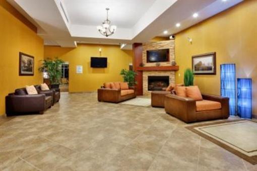 фото отеля Holiday Inn Express Hotel & Suites Bowmanville