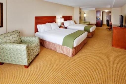фото отеля Holiday Inn Express Hotel & Suites Bowmanville