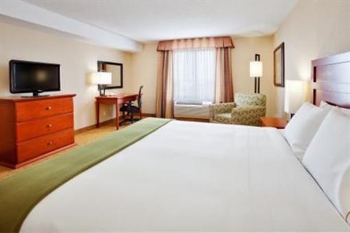 фото отеля Holiday Inn Express Hotel & Suites Bowmanville