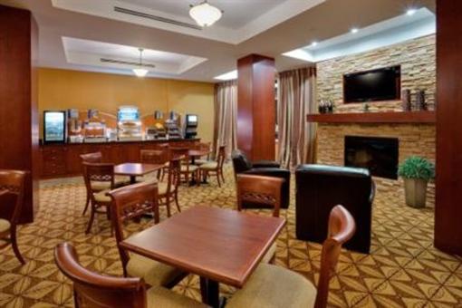 фото отеля Holiday Inn Express Hotel & Suites Bowmanville