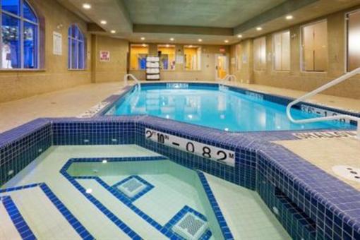 фото отеля Holiday Inn Express Hotel & Suites Bowmanville