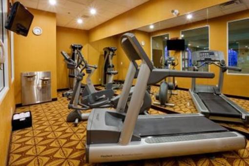 фото отеля Holiday Inn Express Hotel & Suites Bowmanville