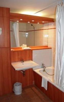 фото отеля Kyriad Lyon Est-Bron Eurexpo