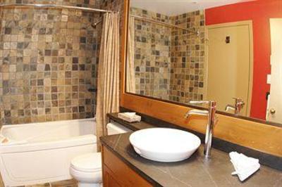 фото отеля Glacier Lodge & Suites