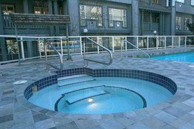 фото отеля Glacier Lodge & Suites