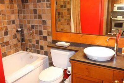 фото отеля Glacier Lodge & Suites