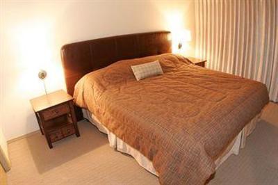 фото отеля Glacier Lodge & Suites