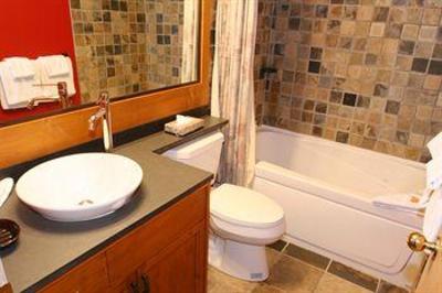 фото отеля Glacier Lodge & Suites