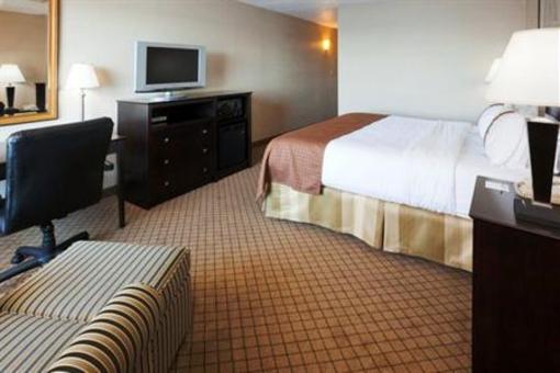 фото отеля Holiday Inn Detroit Lakes