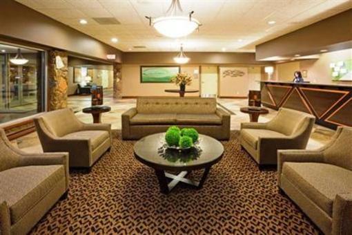 фото отеля Holiday Inn Detroit Lakes