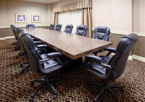 фото отеля Holiday Inn Detroit Lakes