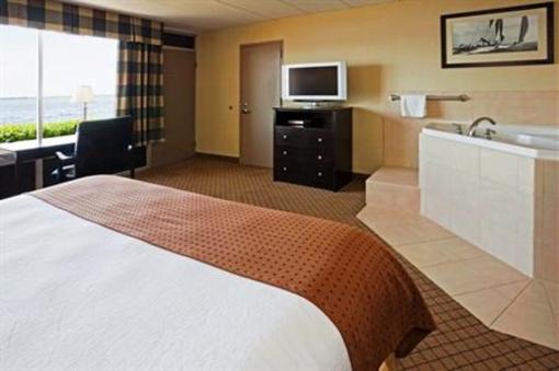 фото отеля Holiday Inn Detroit Lakes