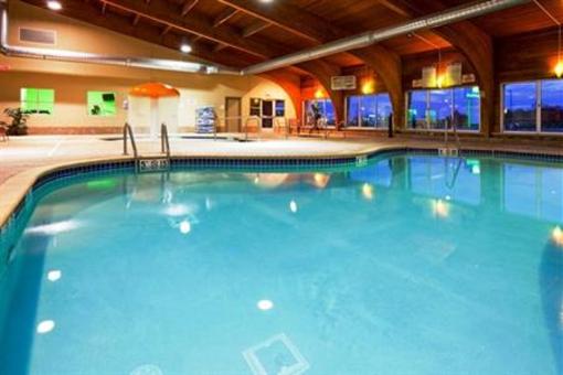 фото отеля Holiday Inn Detroit Lakes