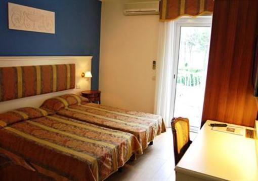 фото отеля Hotel Croce di Malta Lignano Sabbiadoro