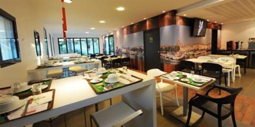 фото отеля Fasthotel La Rochelle