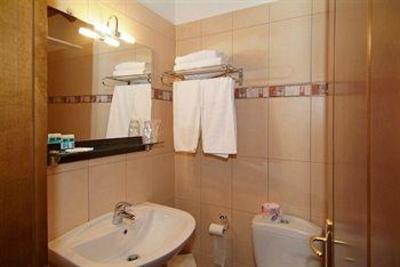 фото отеля Hotel Varonos
