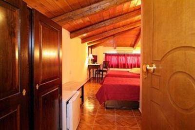 фото отеля Hotel Varonos