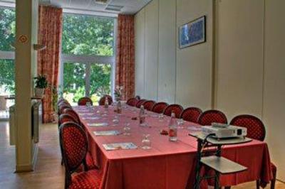 фото отеля Best Western Hotel Du Parc Chantilly