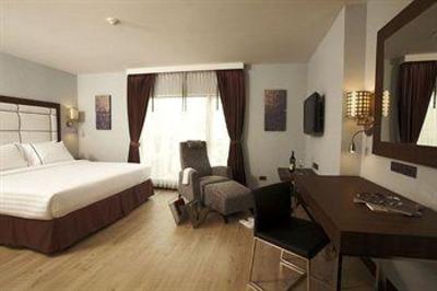 фото отеля S Sukhumvit Suites Hotel