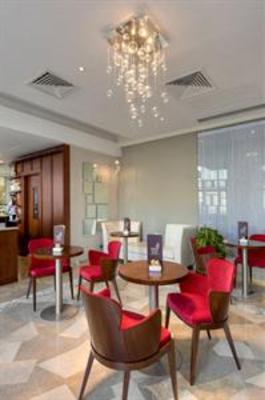фото отеля Marina Hotel at the Corinthia Beach Resort